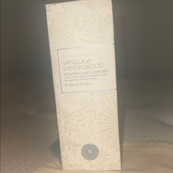 Victoria's Secret Other - Victoria's Secret Vanilla & Sandalwood Moisture Mist
